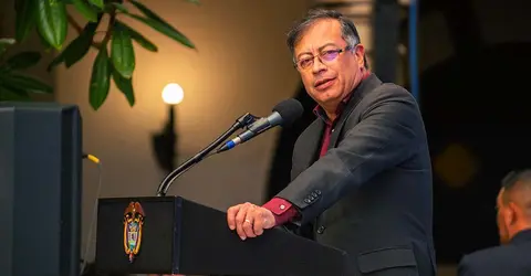 Piden expulsar del Perú al embajador de Colombia tras declarar "persona non grata" a Gustavo Petro