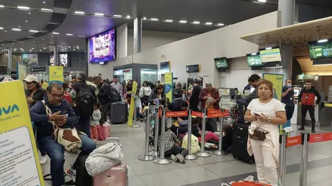 ¿Por qué Viva Air suspendió sus operaciones en Perú y Colombia?