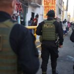 Detienen a tres policías acusados de violar a una joven mujer en Puno y la dejan hospitalizada