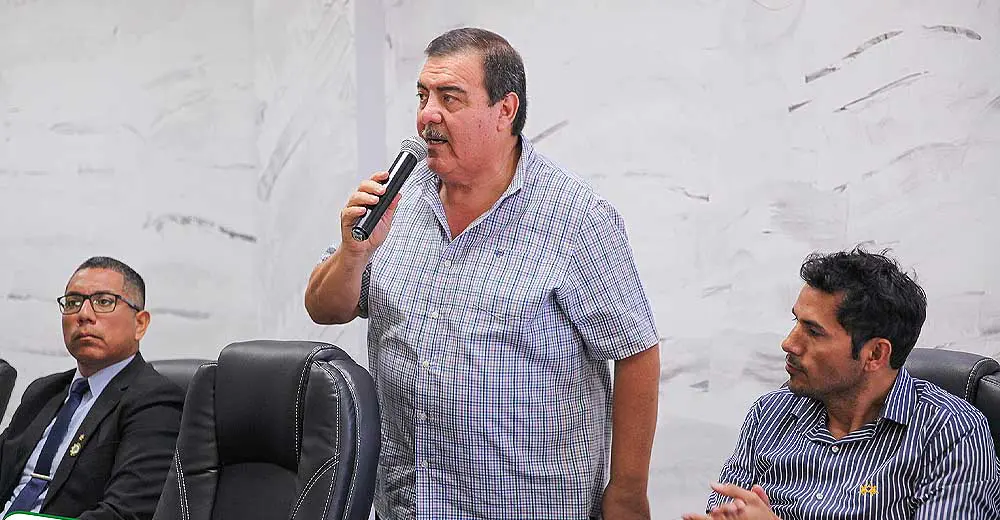 Intentan "Chuponear" al gobernador regional de Ica Jorge Hurtado y consejeros regionales