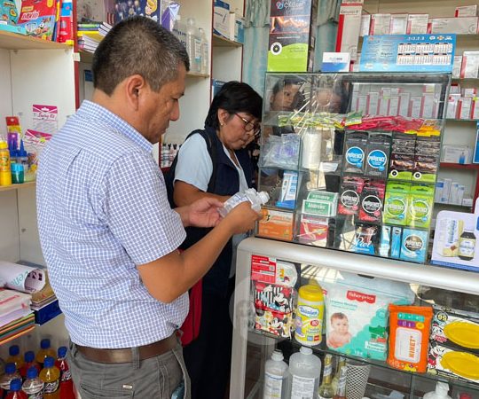 Pisco: Clausuran farmacias que no cumplen normas sanitarias