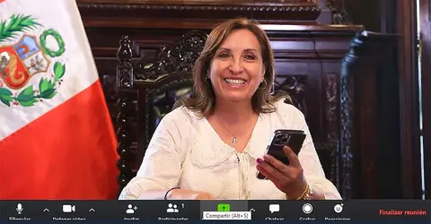 Dina Boluarte no quiere dejar la presidencia a nadie, quiere gobernar por Zoom si viaja al extranjero