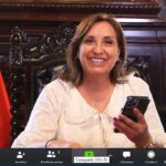 Dina Boluarte no quiere dejar la presidencia a nadie, quiere gobernar por Zoom si viaja al extranjero