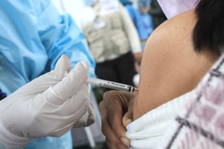 Minsa recomienda completar vacunación COVID-19 tras fin de la emergencia sanitaria - Perú