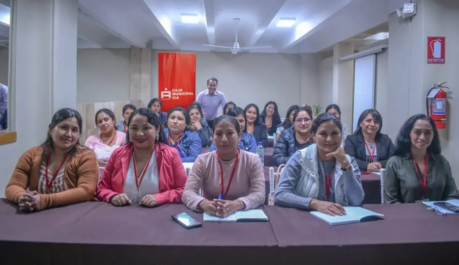 Clientas de Caja Ica se benefician con programa de entrenamiento gratuito