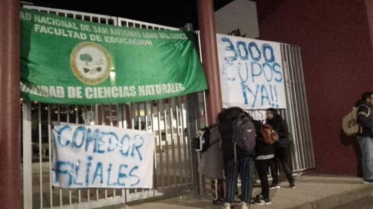 «1100 cupos para 14 mil universitarios es un insulto»: Piden ampliar la capacidad del comedor de la UNSAAC - Perú