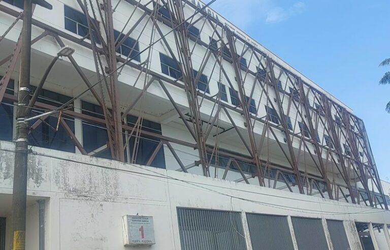 Hospital de Apoyo de Iquitos se deteriora antes de haberse inaugurado - Perú