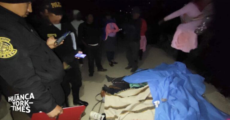 Huancavelica: Volcadura de camioneta a abismo deja 4 muertos y 10 heridos - Perú