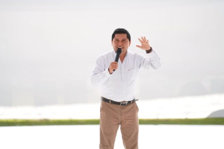 La Libertad: Gestión regional de César Acuña gasta S/ 7 millones en «expertos» para obras - Perú