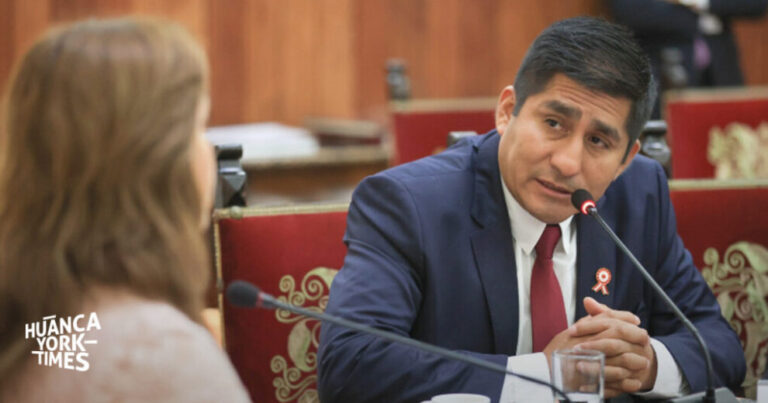 Gobernador de Junín felicita a Rosa Gutiérrez pese a críticas que piden su salida de Essalud - Perú