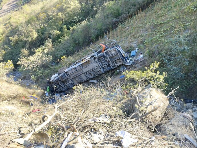 Piura: Fiscalía abre investigación por vuelco de ómnibus en Huarmaca - Perú