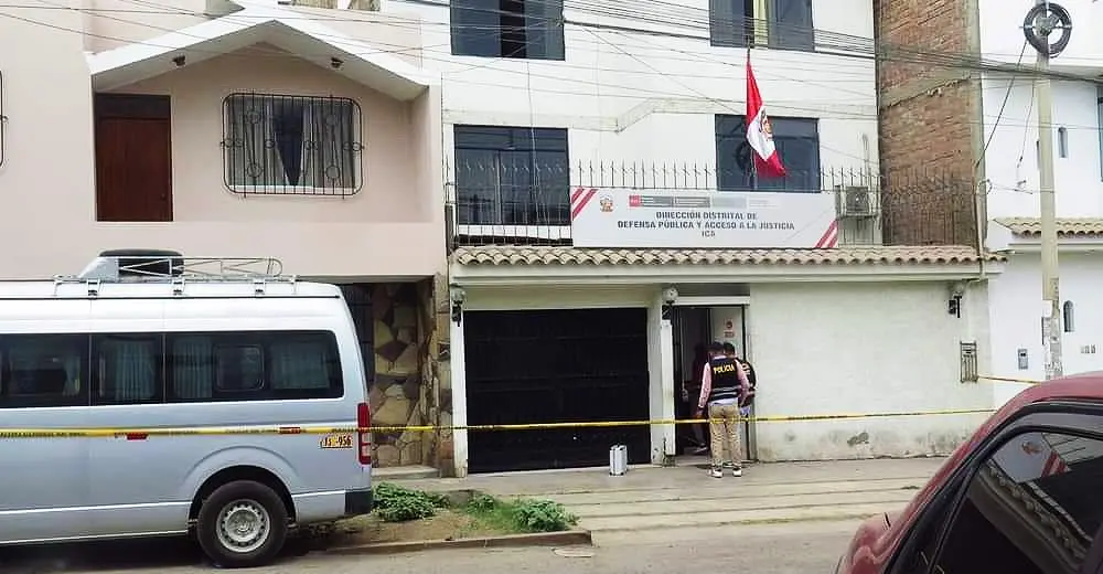 Delincuentes extranjeros atacan la oficina de la Defensoría Pública de Ica