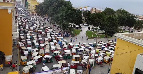 Ica: Transportistas no descartan "toma del centro" tras cierre sin un 'plan técnico' de la plaza de armas