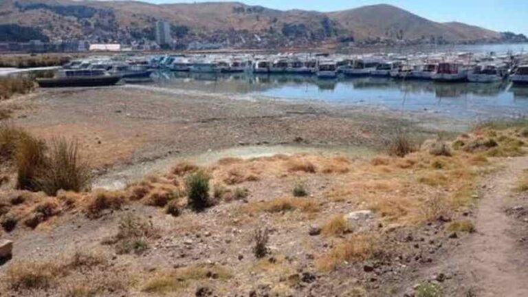 ¡Lago Titicaca se seca! Por falta de lluvias reduce más de medio metro su nivel - Perú
