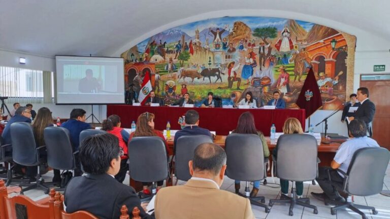 Alcalde de Arequipa seguirá en el cargo tras rechazo por mayoría del pedido de vacancia - Perú