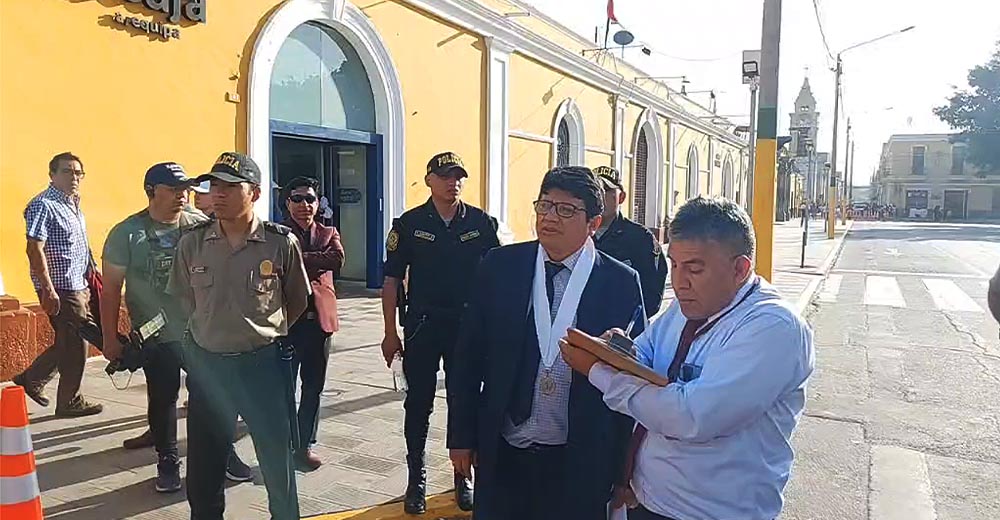 Ica: Juez admite demanda de Habeas Corpus para reabrir la plaza de armas al tránsito vehicular