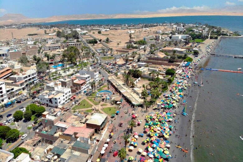 Invitan a turistas bolivianos a las playas de Paracas en Ica - Perú