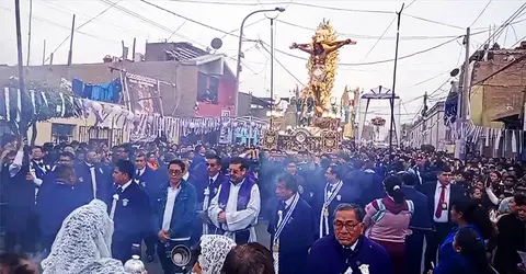 Señor de Luren: Páginas transmitieron procesión del cristo moreno por más de 17 horas