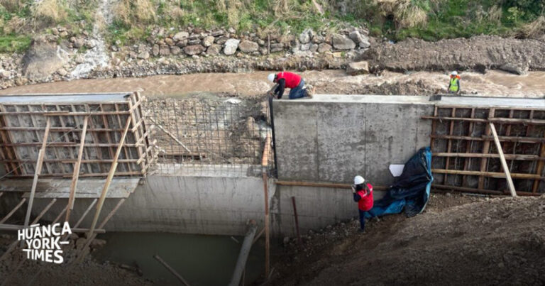 Huancavelica: Constatan deficiencias en obra de S/ 15 millones que se construye a orillas del río Ichu - Perú