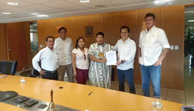 Comunidad nativa firma convenio para la venta de créditos de carbono - Perú