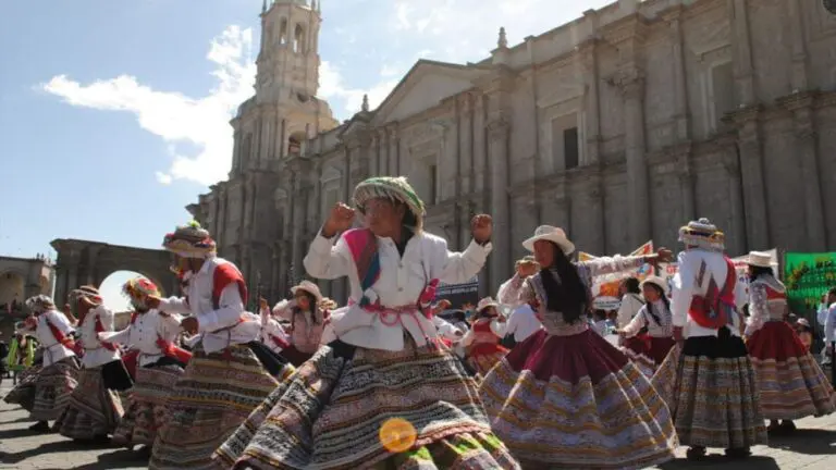 De Arequipa para el mundo: intentarán romper un Récord Guinness bailando el wititi más grande del mundo - Perú