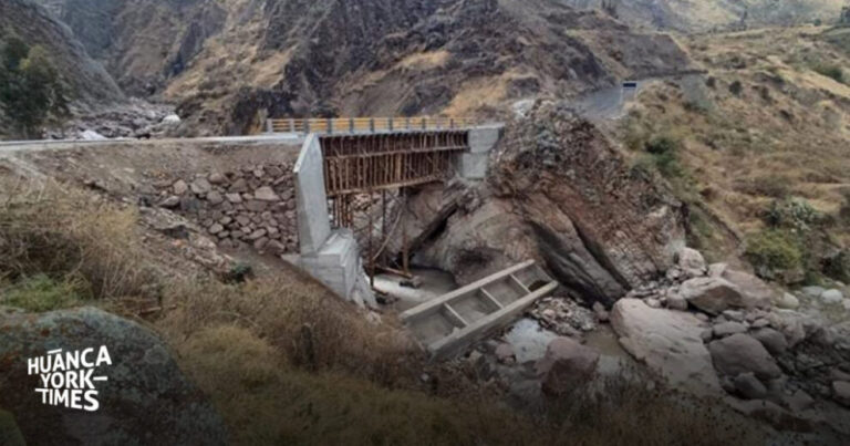 Huancavelica: A punto de colapsar un puente en Huaytará que costó más de S/ 1 millón - Perú