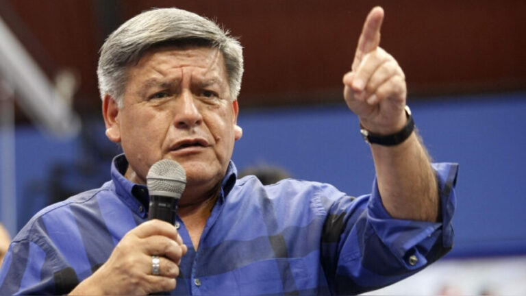 César Acuña responde a la multa de la Sunedu a la UCV: «Tengo los medios suficientes para pagar mis pasajes» - Perú