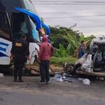 Pisco: trágico choque entre minivan y bus deja tres muertos y varios heridos
