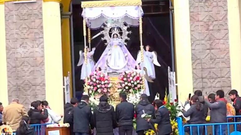 La virgen de la Candelaria visitará provincias de Puno y de Cusco - Perú