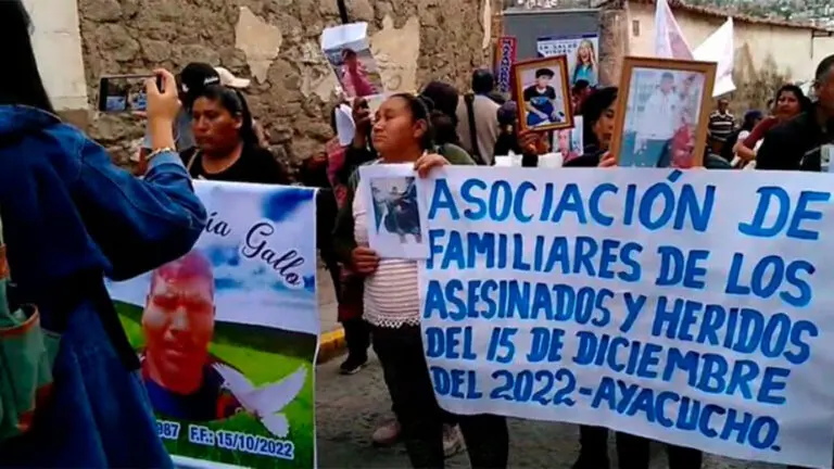 Familiares de víctimas exigen justicia - Perú