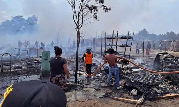 Ica: Incendio destrozó más de dos manzanas de viviendas en Las Lomas de La Victoria