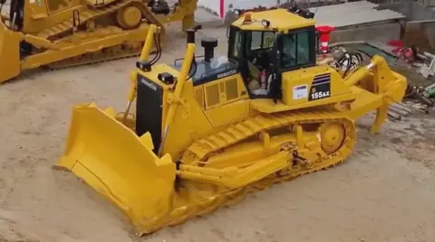 Ica: Maquinarias enviadas por Dina Boluarte están a la intemperie y en desuso hace cinco meses