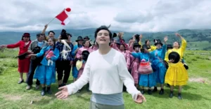 KENNY estrena videoclip de su tema Suena la Esperanza con carnaval del sur de Ayacucho