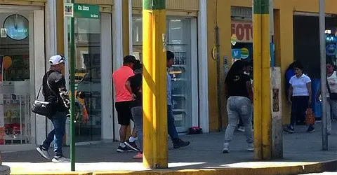ALERTA: Cuidado con caer con esta estafa a transeúntes en el centro de Ica