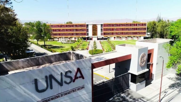 Arequipa: denuncian que en la UNSA existe la organización criminal «Los mandiles blancos» que incluiría a rector - Perú