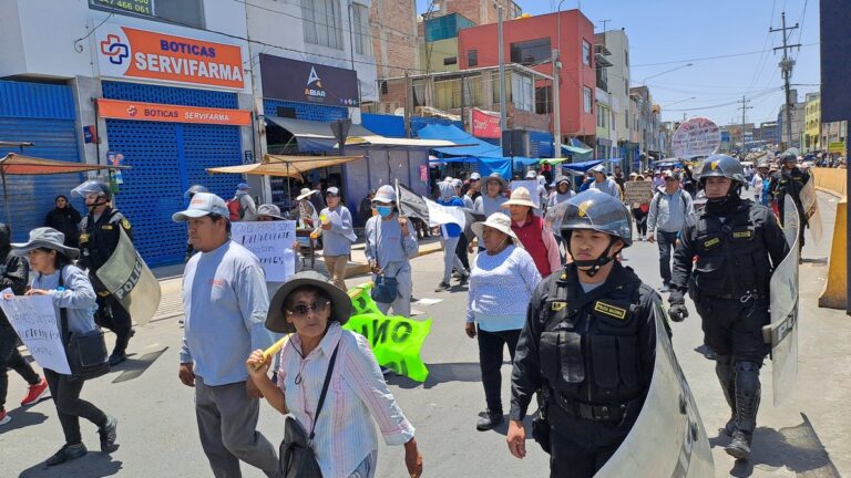Paro en Arequipa EN VIVO: bloqueo en óvalo de Bomberos y vía Arequipa-Puno en segundo día de protestas - Perú