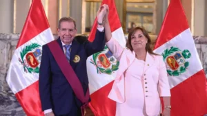 Edmundo González dio un discurso en palacio de gobierno del Perú junto a Dina Boluarte
