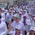 Médicos protestan contra ley que permite a los odontólogos realizar cirugías ajenas a su formación