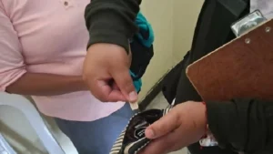 Ica: dos mamás intervenidas por llevar chips para sus hijos presos en el Penal de Cachiche