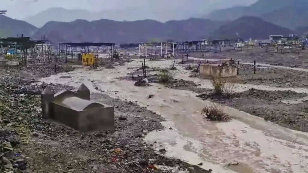 Ica: nuevo huaico arrasa con un cementerio y afecta varias viviendas en Vista Alegre