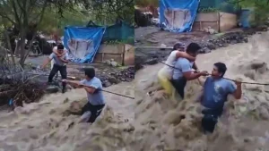 Ica: Valientes policías rescatan a mujer que había quedado aislada por los huaicos en Nasca