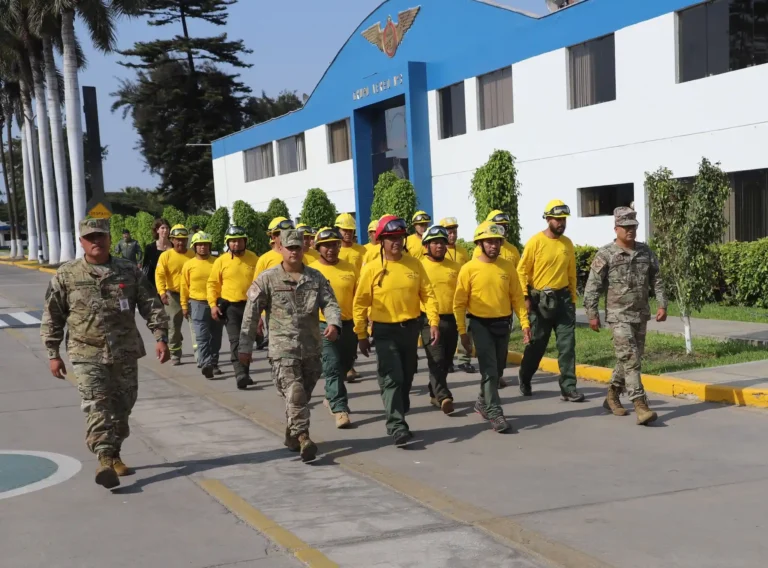 Perú conforma su Primera Brigada Helitransportada para combatir incendios forestales