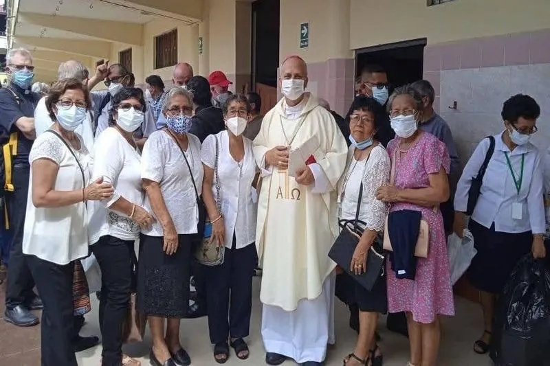Iquitos: el Papa León XIV compartió con fieles en Colegio San Agustín - Perú