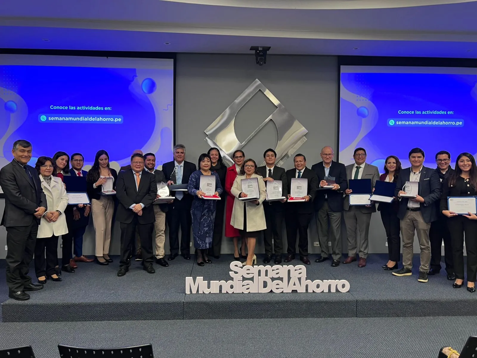 Caja Ica es premiada en cinco categorías en la Semana Mundial del Ahorro 2025 - Perú