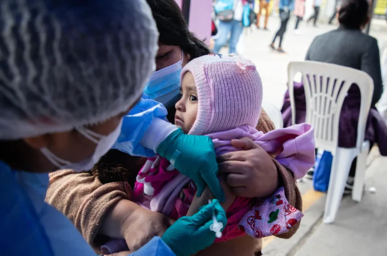 Tos ferina se dispara en Perú: casos aumentan de 26 a 576 en un año - Perú