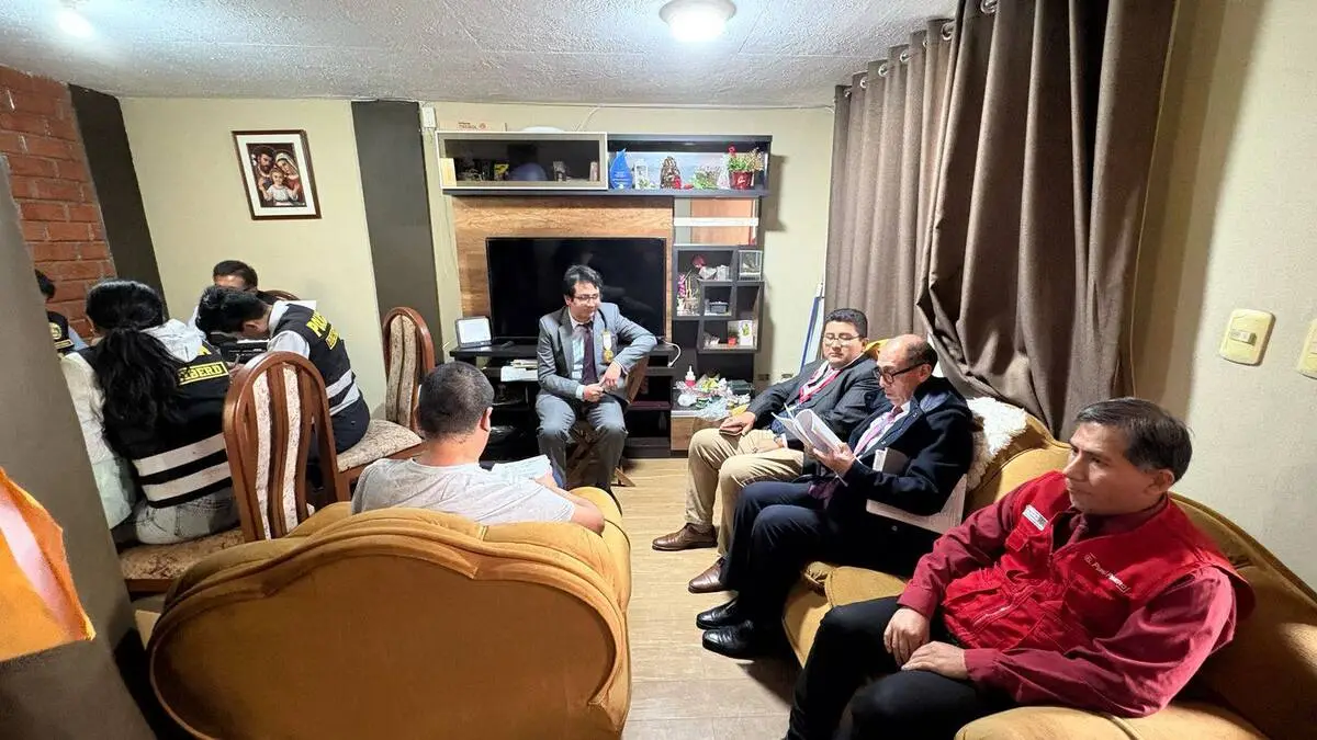 Arequipa: sujeto utilizaba IA para manipular fotos de mujeres y contactar a familiares - Perú