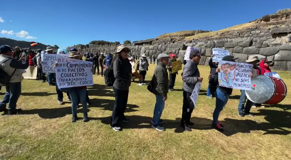 Trabajadores de Cultura de Cusco acatan paro en Sacsayhuaman y advierten cierre de Machu Picchu si no atienden sus demandas - Perú