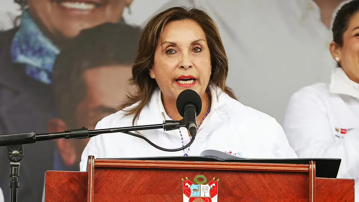 Dina Boluarte respalda el retiro de las AFP pero apoya la reforma hecha con trampa