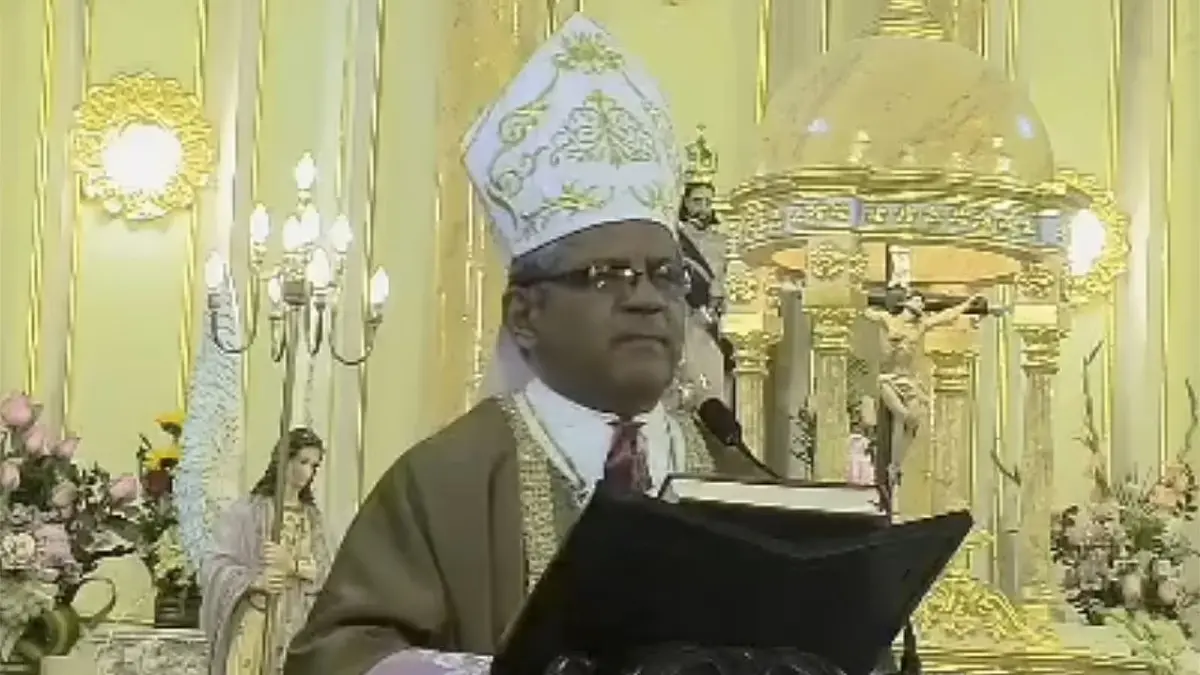 Obispo de Ica Héctor Vera Colona: "Que pena que una autoridad termine su gestión en un centro penitenciario"