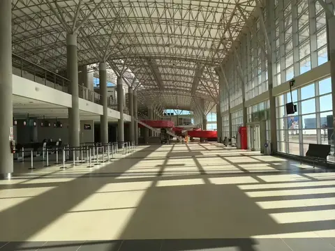 Piden reactivar el Aeropuerto de Pisco, inactivo 8 años tras invertirse más de S/100 millones